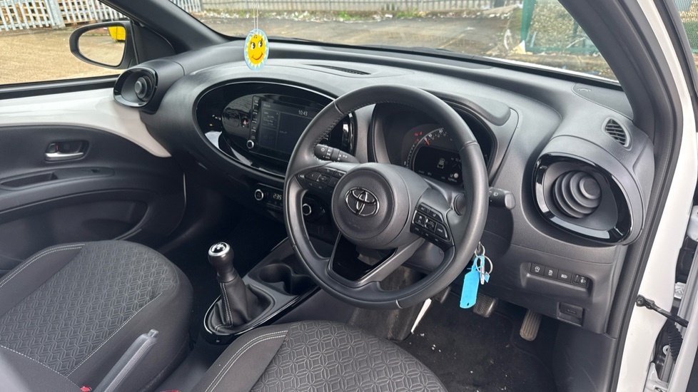 Toyota Aygo X 1.0 Vvt-i Edge Euro 6 Ss EF73LXS White #5