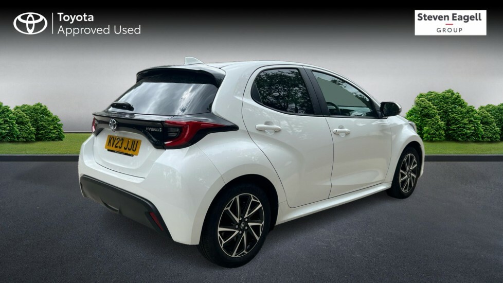 Toyota Yaris 1.5 Vvt-h Design Hatchback Hybrid E-cvt KV23JJU White #2