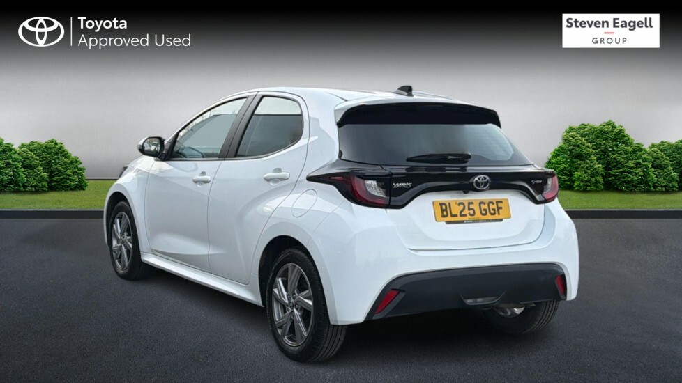 Toyota Yaris 1.5 Vvt-h Icon E-cvt Euro 6 Ss BL25GGF White #4