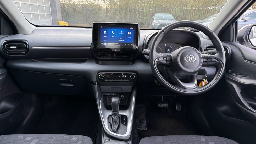 Toyota Yaris 1.5 Vvt-h Icon E-cvt Euro 6 Ss BL25GGF White #5