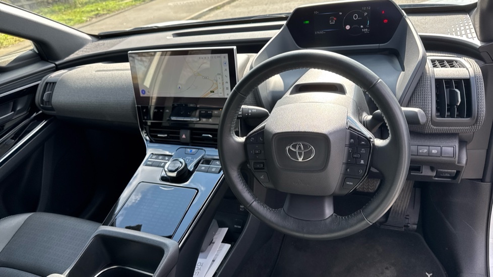 Toyota bZ4X 71.4Kwh Vision 11Kw Obc K825OLY White #6