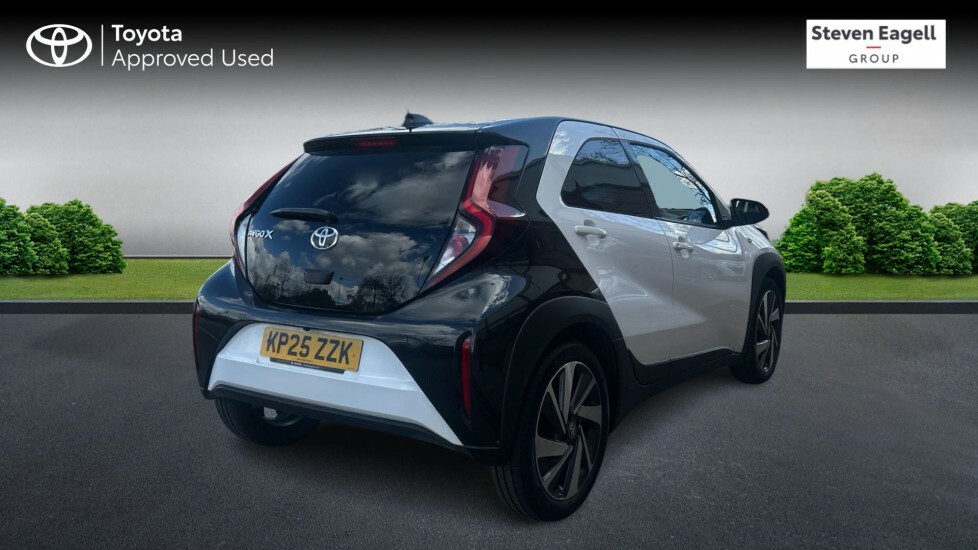 Toyota Aygo X 1.0 Vvt-i Edge Hatchback Euro 6 KP25ZZK White #2