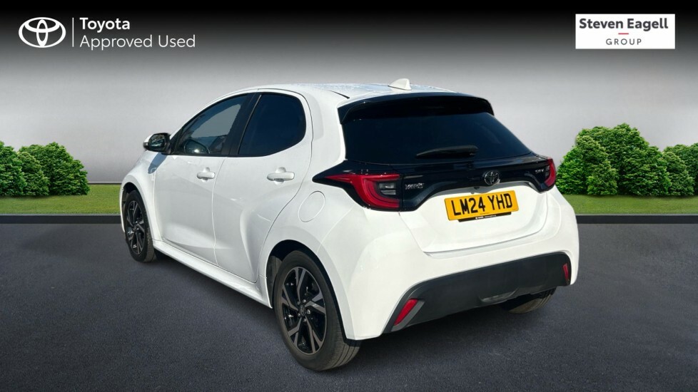 Toyota Yaris 1.5 Vvt-h Design E-cvt Euro 6 Ss LM24YHD White #4