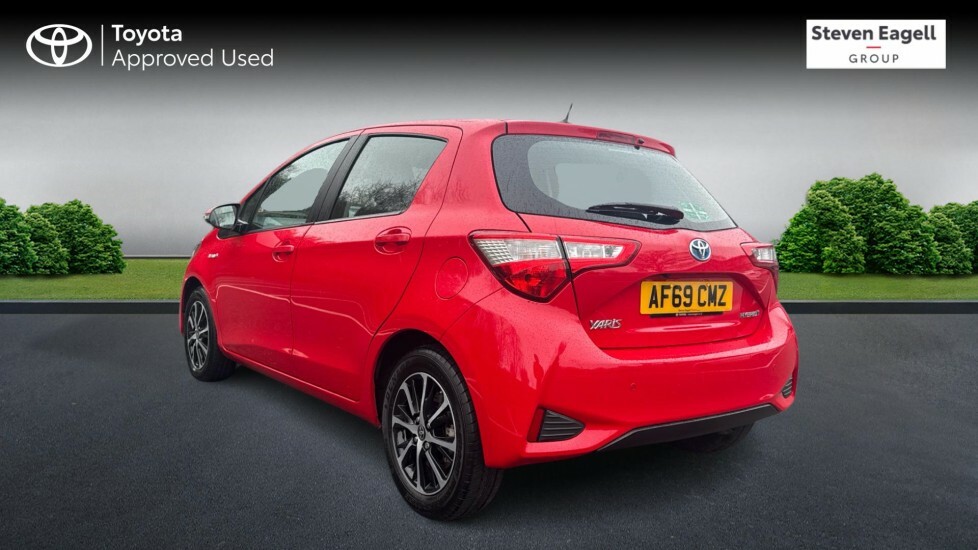 Toyota Yaris 1.5 Vvt-h Icon Tech E-cvt Euro 6 Ss AF69CMZ Red #4