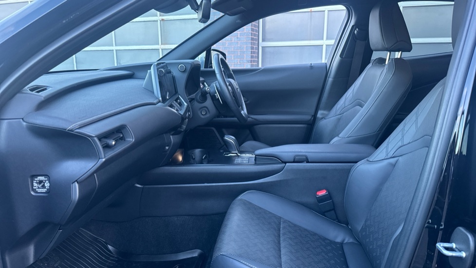 Lexus UX 300E 72.8Kwh Premium Plus BD25UMH Black #6