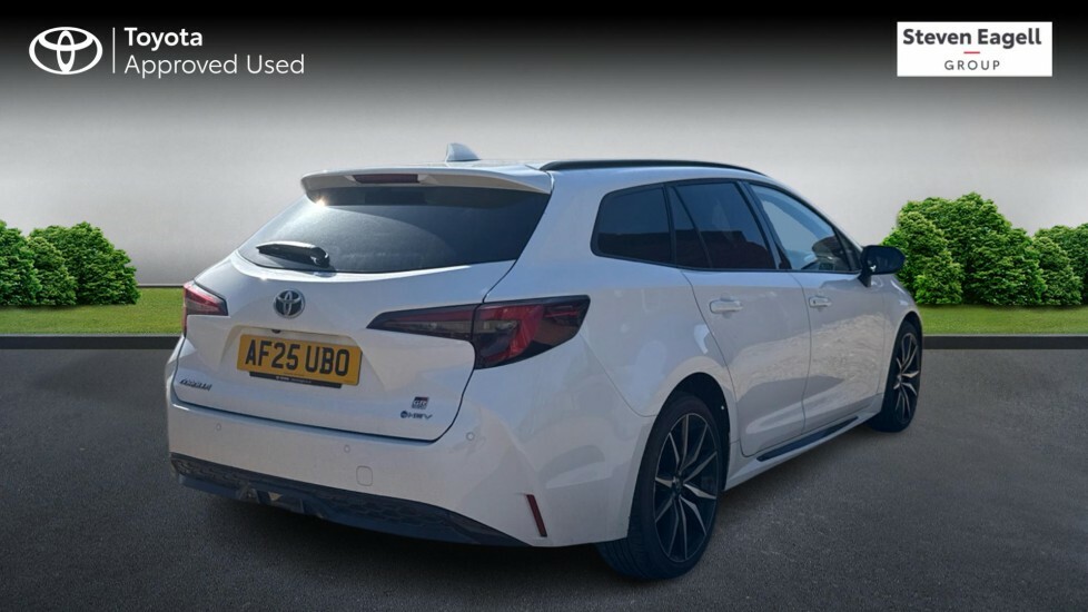 Toyota Corolla 1.8 Vvt-h Gr Sport Touring Sports Hybri AF25UBO White #2