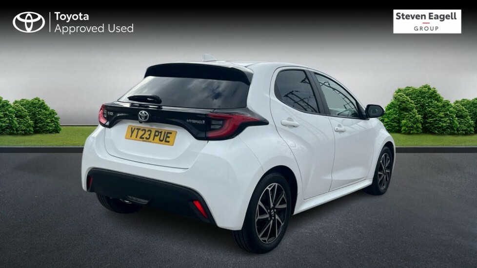 Toyota Yaris 1.5 Vvt-h Design E-cvt Euro 6 Ss YT23PUE White #2