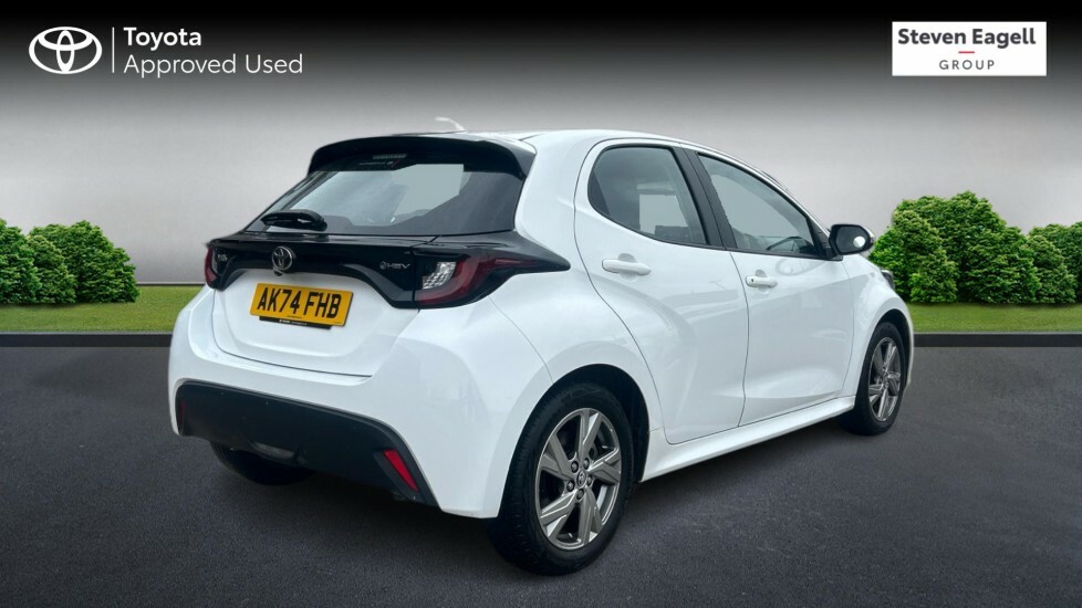 Toyota Yaris 1.5 Vvt-h Icon E-cvt Euro 6 Ss AK74FHB White #2