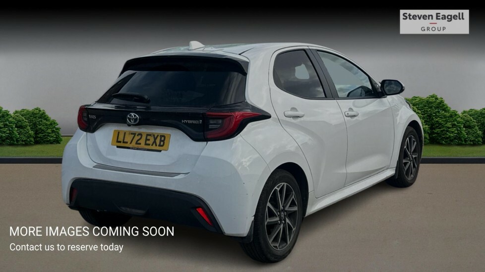Toyota Yaris 1.5 Vvt-h Design E-cvt Euro 6 Ss LL72EXB White #2