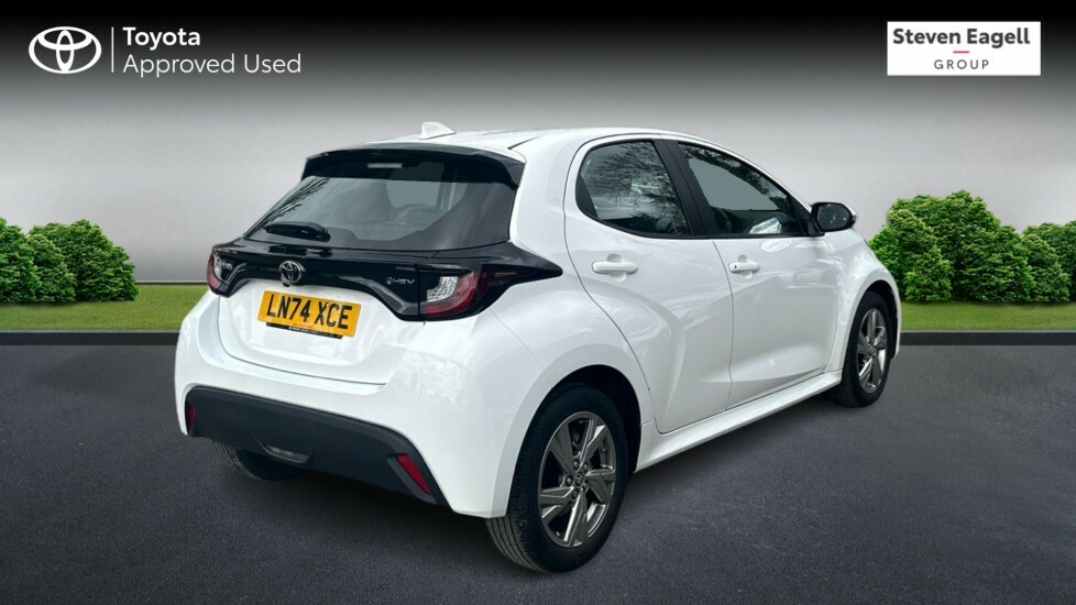 Toyota Yaris 1.5 Vvt-h Icon E-cvt Euro 6 Ss LN74XCE White #2
