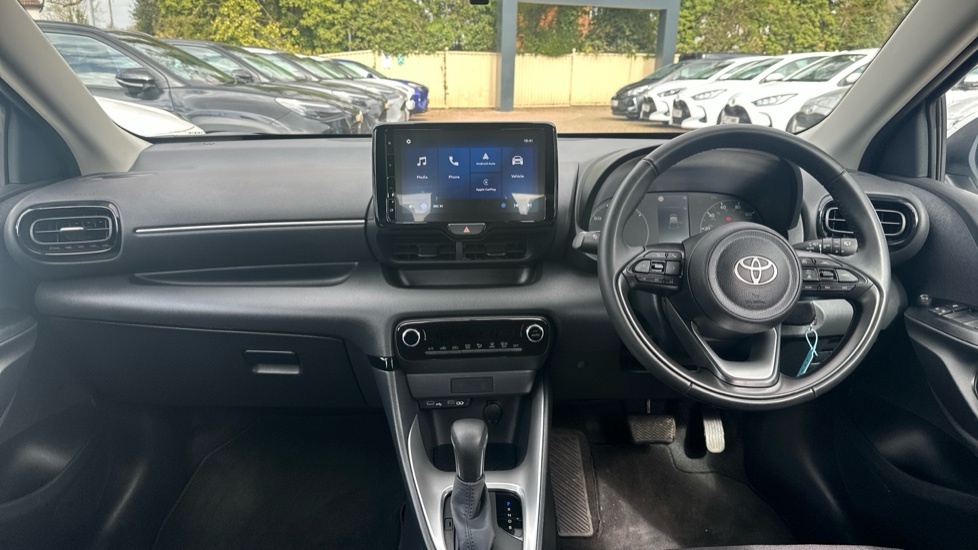 Toyota Yaris 1.5 Vvt-h Icon E-cvt Euro 6 Ss LN74XCE White #5