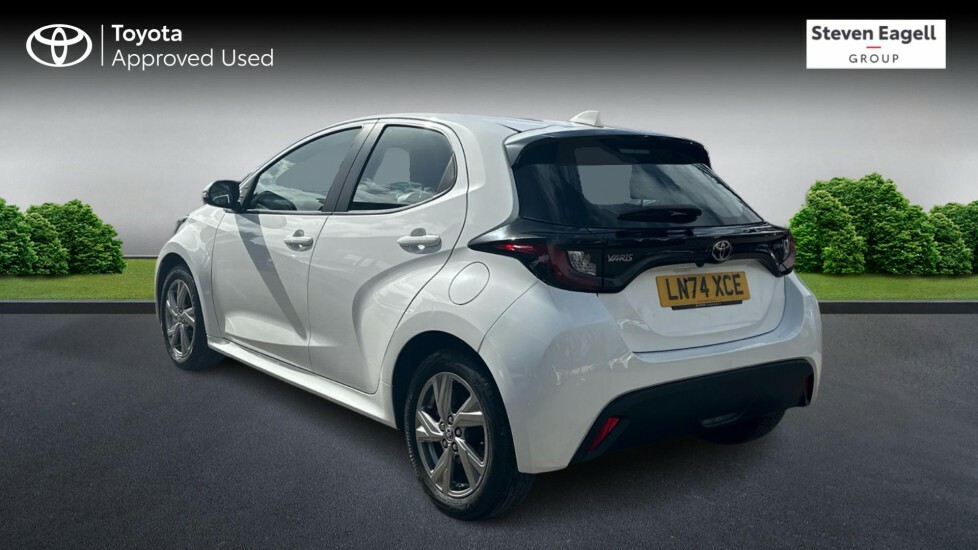 Toyota Yaris 1.5 Vvt-h Icon E-cvt Euro 6 Ss LN74XCE White #4