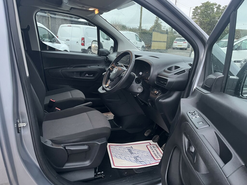 Vauxhall Combo Panel Van 1.6 Turbo D 2300 Sportive 201969 Grey #3