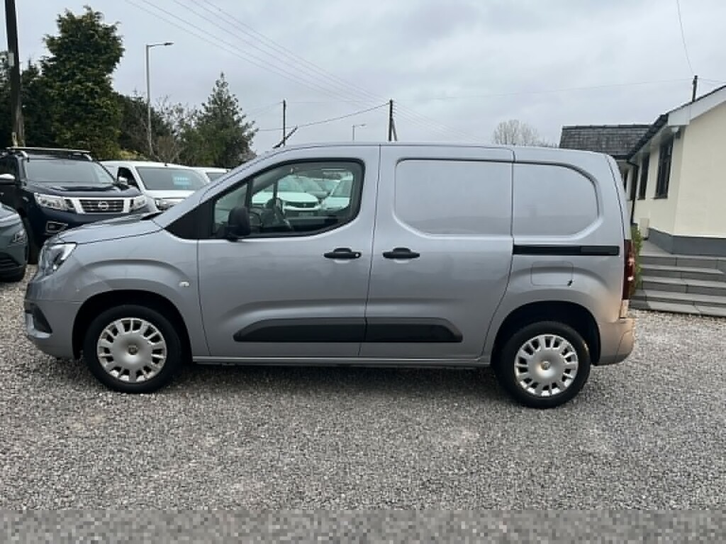 Vauxhall Combo Panel Van 1.6 Turbo D 2300 Sportive 201969 Grey #5