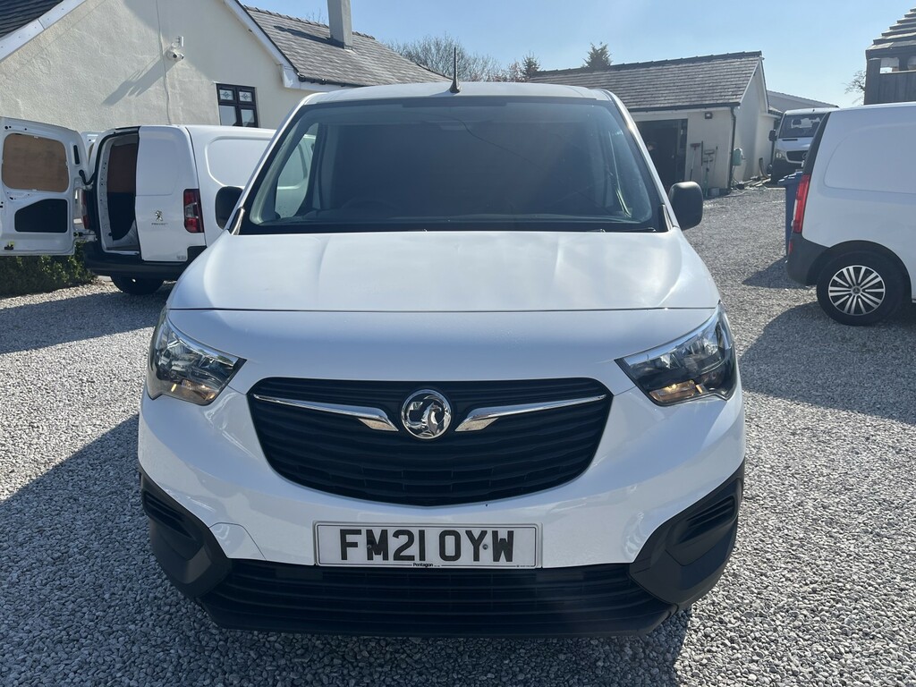 Vauxhall Combo Panel Van 1.5 Turbo D 2300 Dynamic 202121 FM21OYW White #2