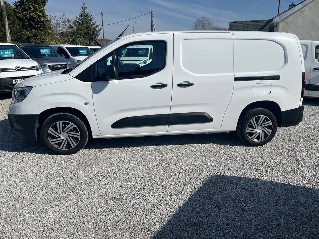 Vauxhall Combo Panel Van 1.5 Turbo D 2300 Dynamic 202121 FM21OYW White #5