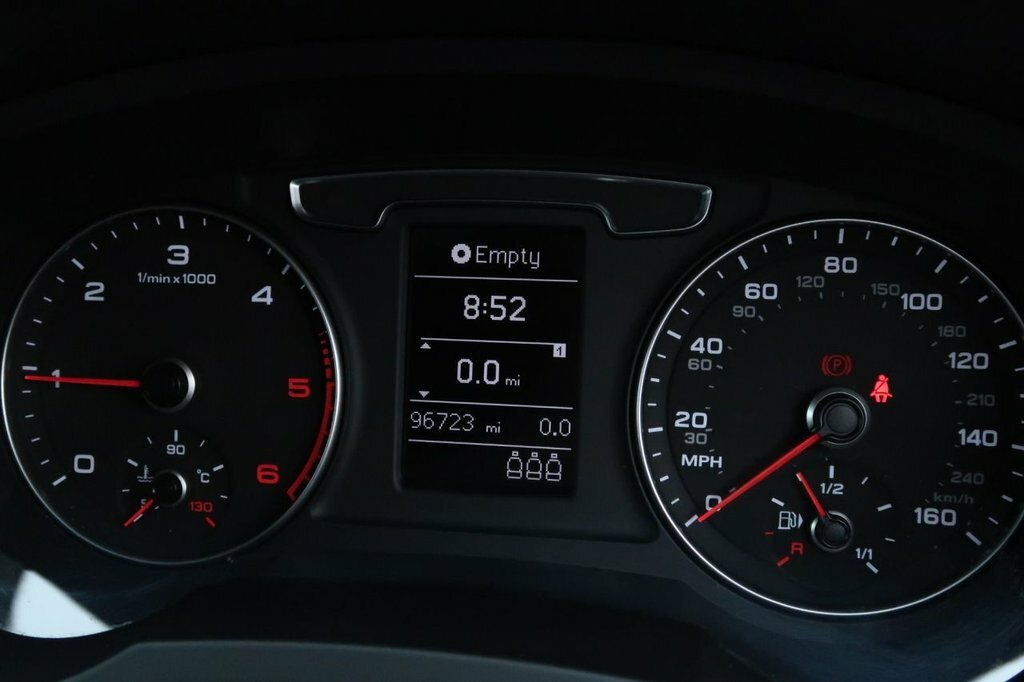 Audi Q3 2L Black Edition KY68SPZ White #5