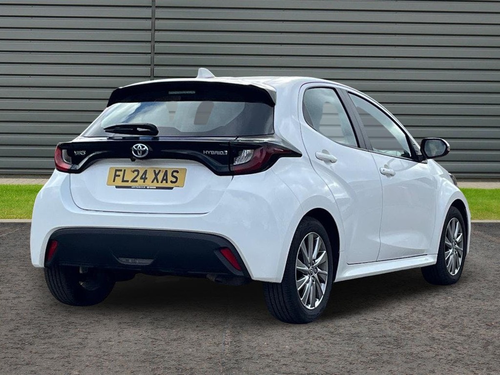 Toyota Yaris 1.5 Vvt-h Icon Hatchback Hybrid E Cvt FL24XAS White #3
