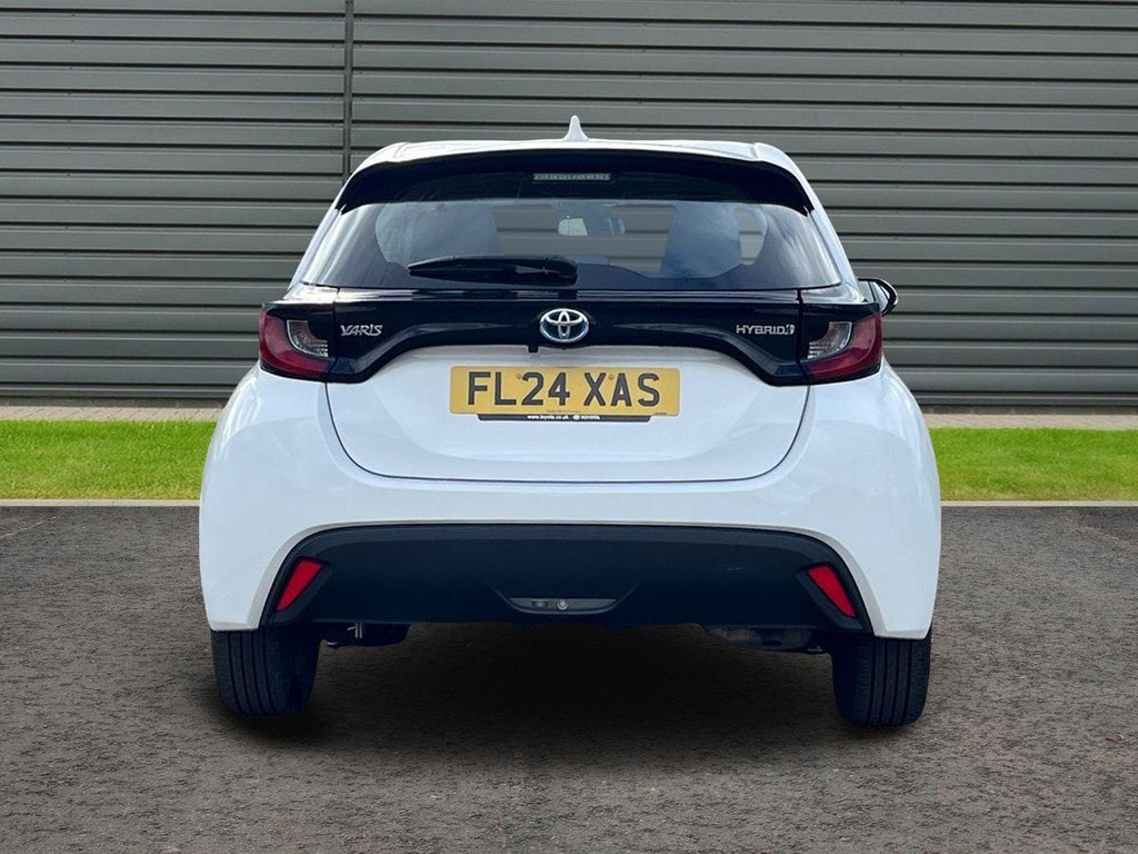 Toyota Yaris 1.5 Vvt-h Icon Hatchback Hybrid E Cvt FL24XAS White #4