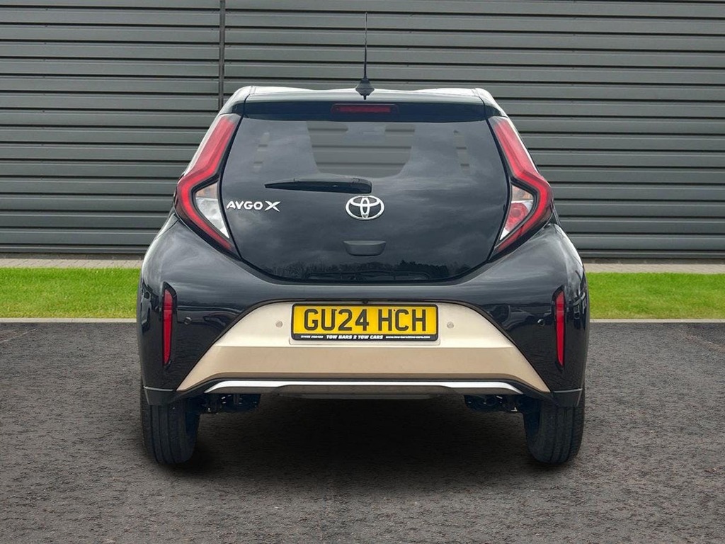 Toyota Aygo X 1.0 Vvt I Exclusive Hatchback GU24HCH Beige #4