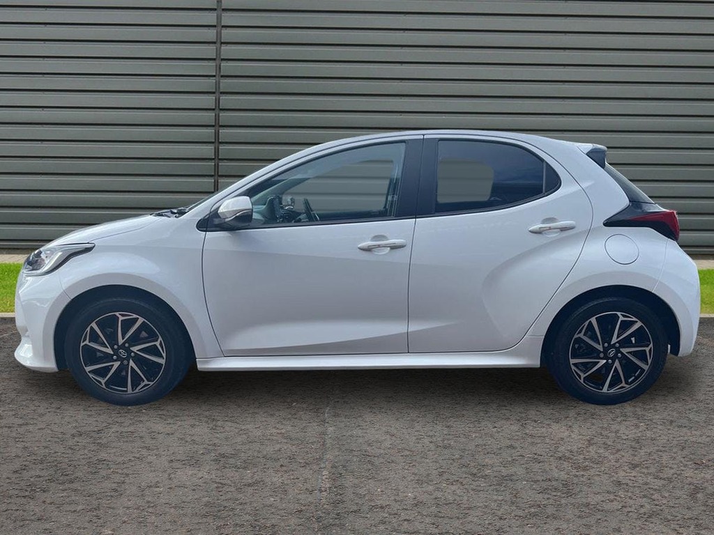 Toyota Yaris 1.5 Vvt-h Design Hatchback Hybrid E Cvt FD73YLS White #6