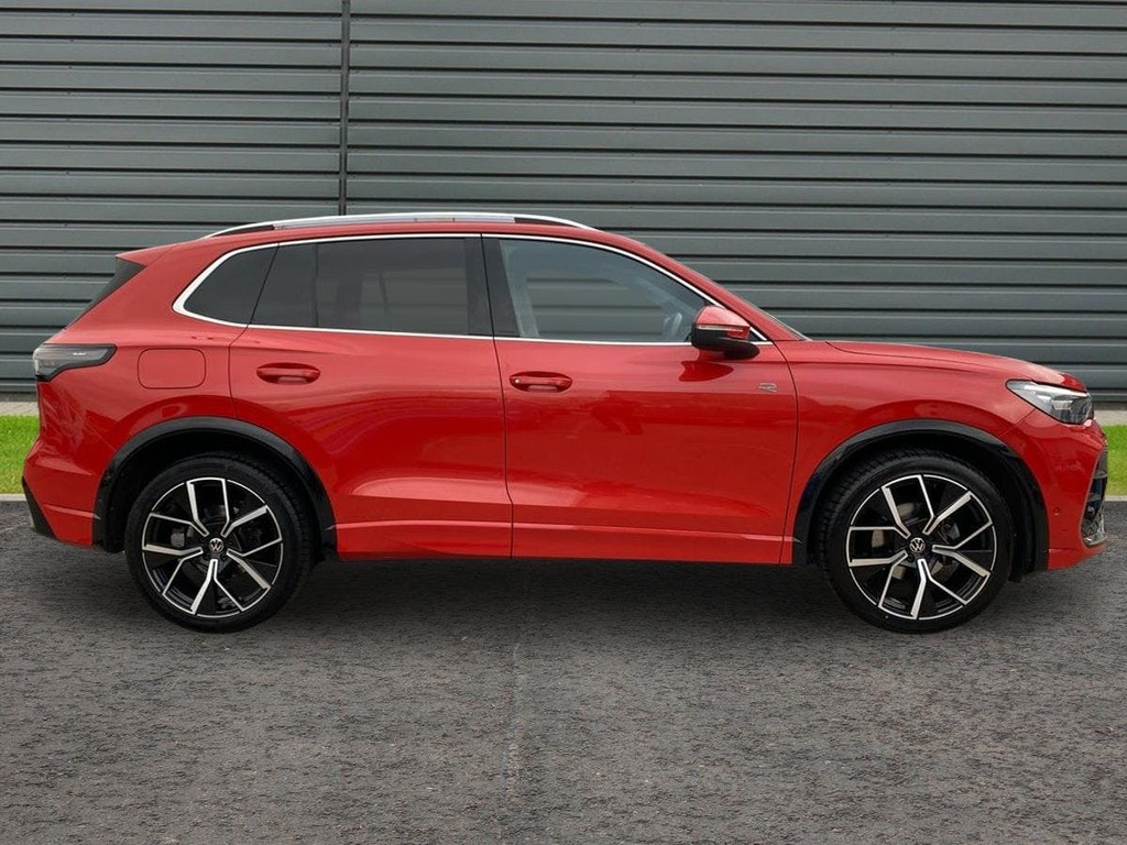 Volkswagen Tiguan 1.5 Etsi Mhev R Line Suv Hybrid Dsg RY24AVR Red #2
