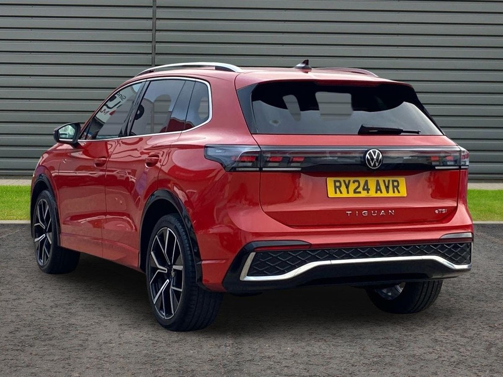 Volkswagen Tiguan 1.5 Etsi Mhev R Line Suv Hybrid Dsg RY24AVR Red #5