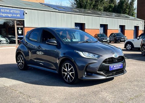Toyota Yaris Yaris Dynamic Hev Cvt GF22JVJ Grey #4