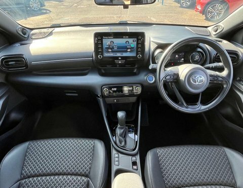 Toyota Yaris Yaris Dynamic Hev Cvt GF22JVJ Grey #2