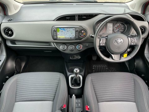 Toyota Yaris Hatchback GM17LWZ Red #2