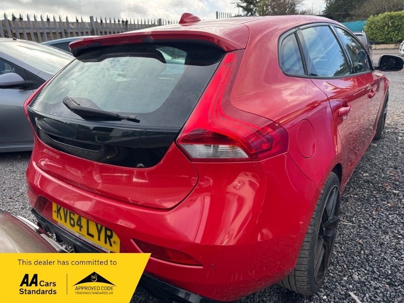 Volvo V40 D4 R-design Nav KV64LYR Red #4