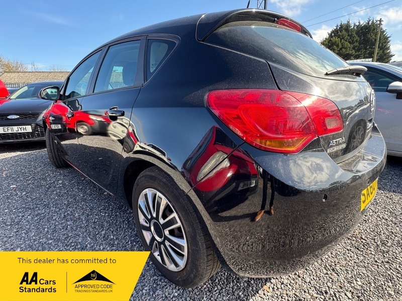 Vauxhall Astra Exclusiv Black #5