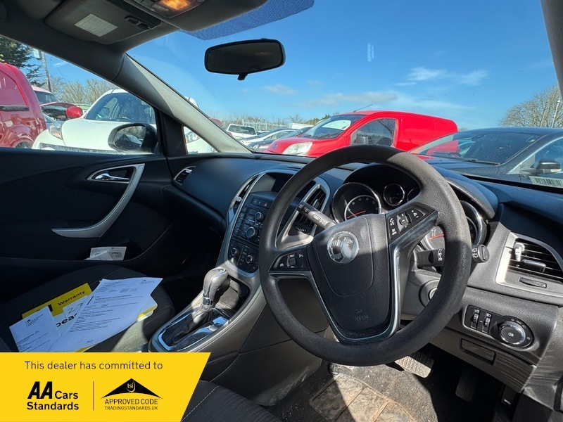 Vauxhall Astra Exclusiv Black #6