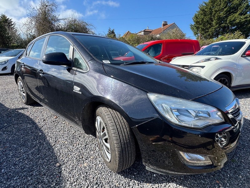 Vauxhall Astra Exclusiv Black #2