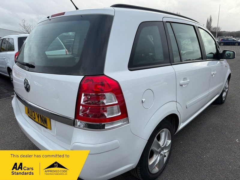 Vauxhall Zafira Exclusiv White #3