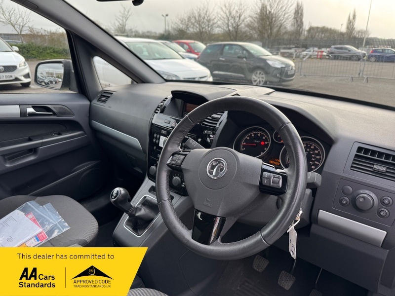 Vauxhall Zafira Exclusiv White #5