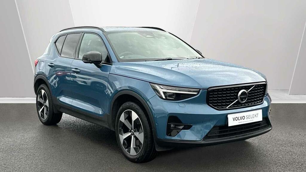 Volvo XC40 Ultimate Dark B3 163 Hp 