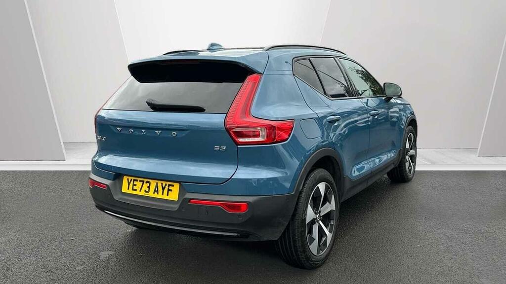 Volvo XC40 Ultimate Dark B3 163 Hp YE73AYF #2