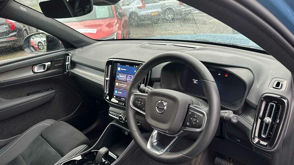 Volvo XC40 Ultimate Dark B3 163 Hp YE73AYF #4