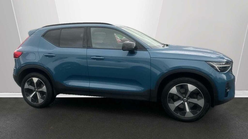 Volvo XC40 Ultimate Dark B3 163 Hp YE73AYF #3