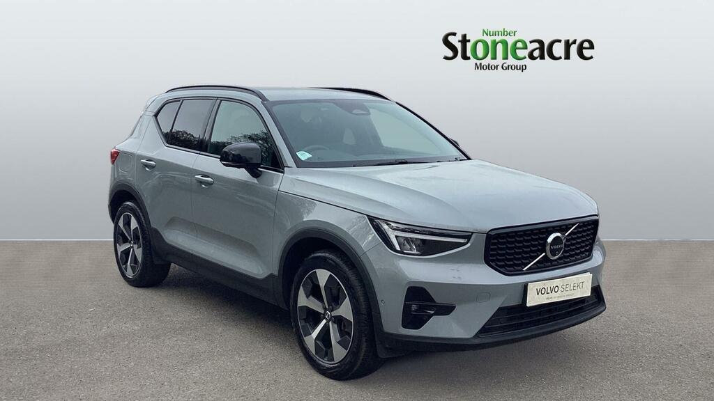 Volvo XC40 2.0 B3p Plus Dark 