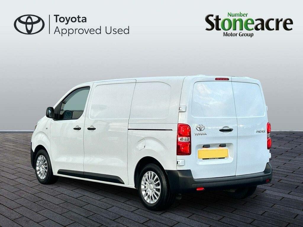 Toyota PROACE 1.5D Icon Medium Panel Van Mwb Euro 6 Ss NV75TVX #4
