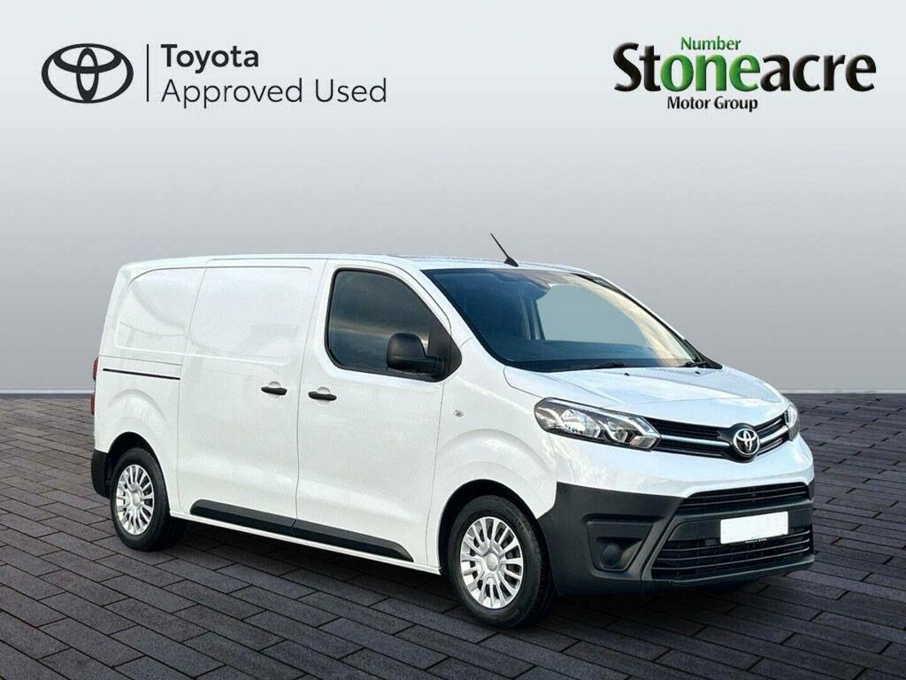 Toyota PROACE 1.5D Icon Medium Panel Van Mwb Euro 6 Ss 