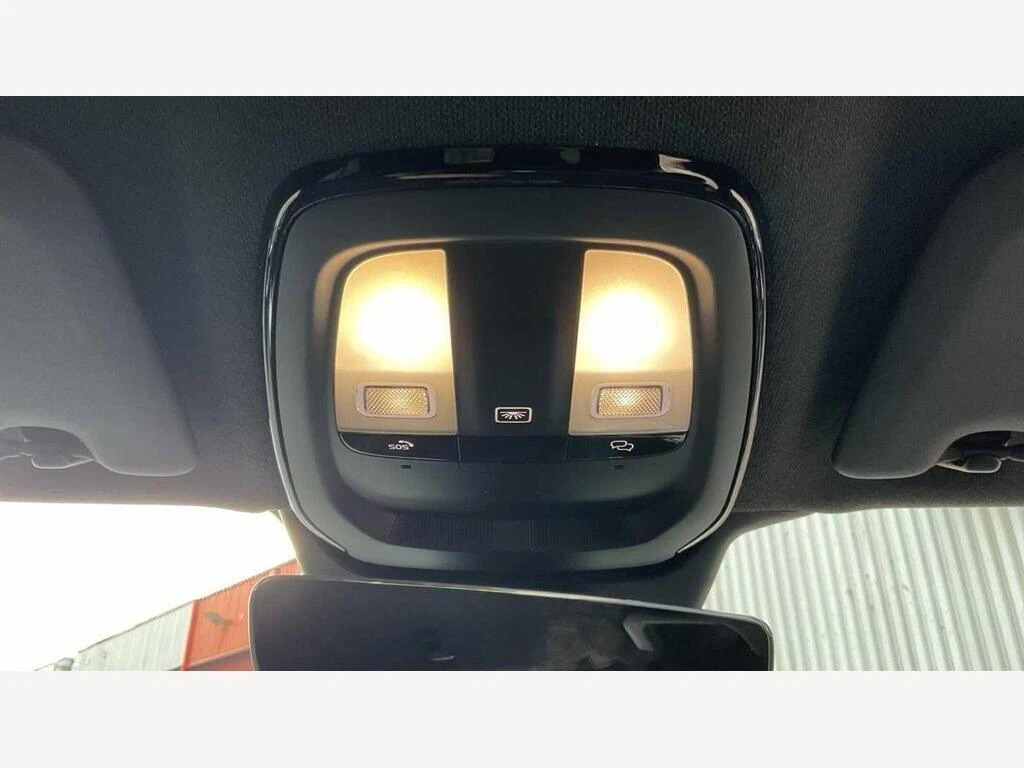 Volvo XC40 2.0 B3p Plus Dark NL26HVJ #6