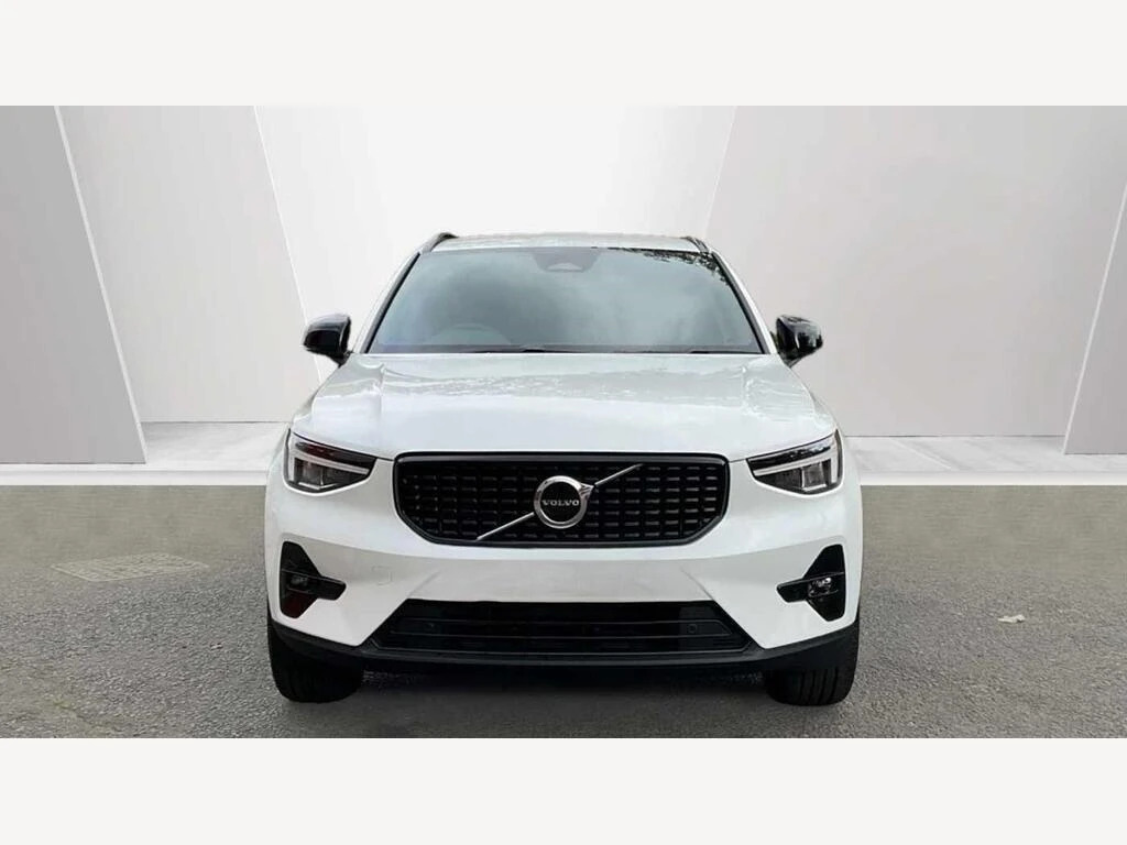 Volvo XC40 2.0 B3p Plus Dark NL26HVC #2
