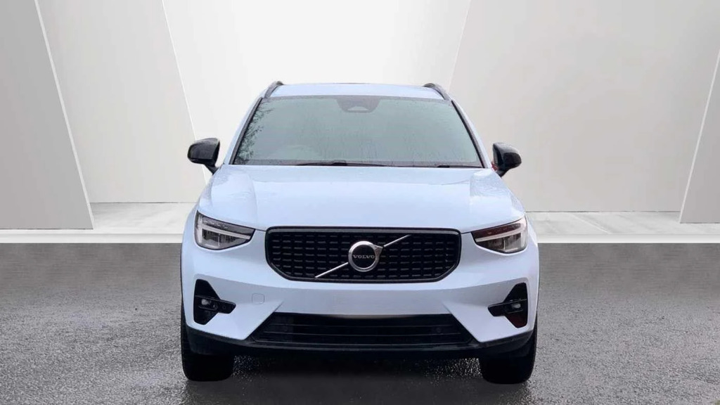 Volvo XC40 2.0 B3p Plus Dark NL26HVF  #2