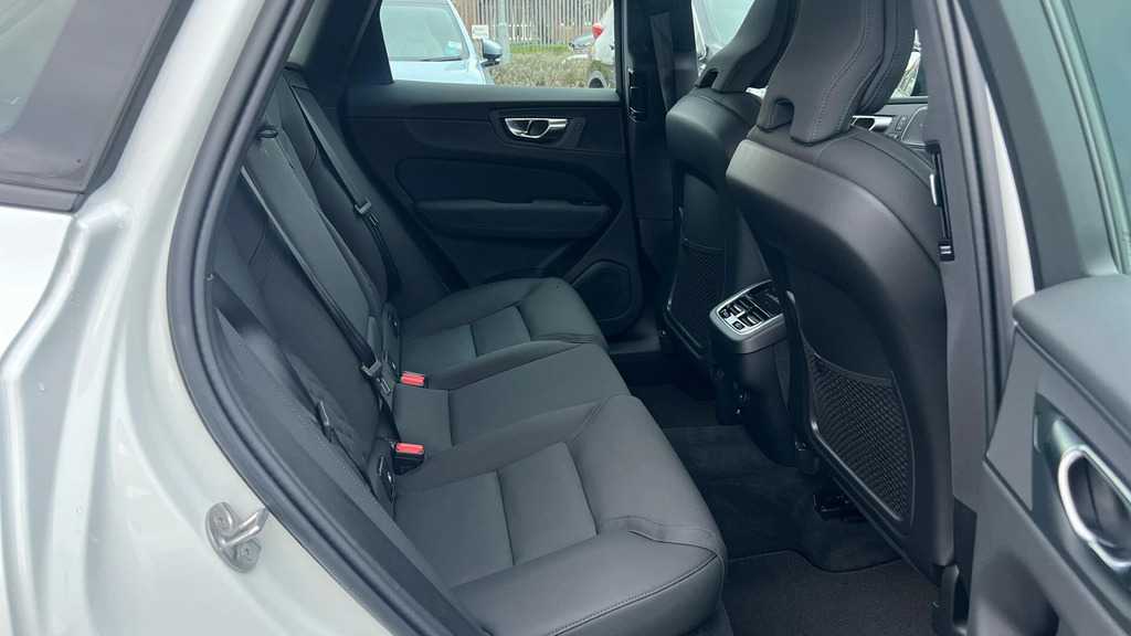 Volvo XC60 2.0 B5 Mhev Plus Pro Awd Euro 6 Ss NL26GFJ  #6