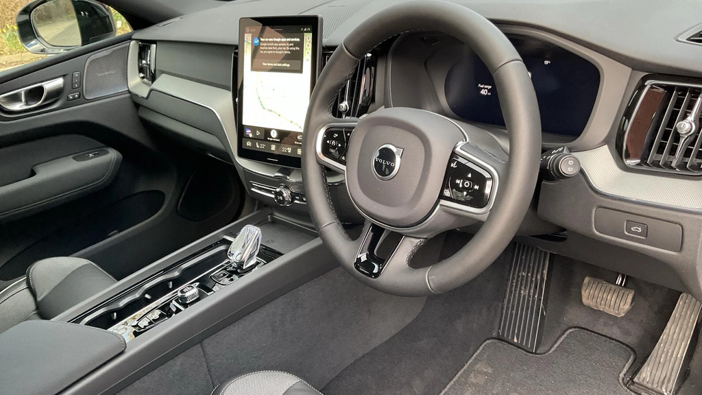 Volvo XC60 2.0 B5 Mhev Plus Black Edition Awd Euro 6 S NL26FVV #4