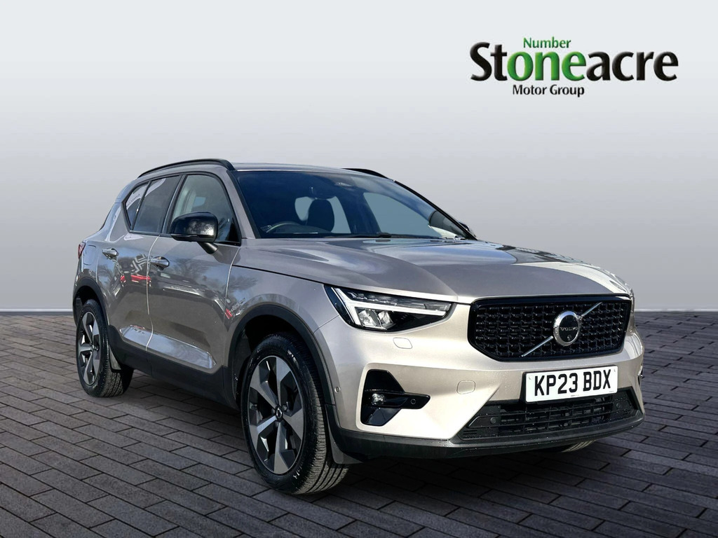 Volvo XC40 2.0 B4p Ultimate Dark Gold