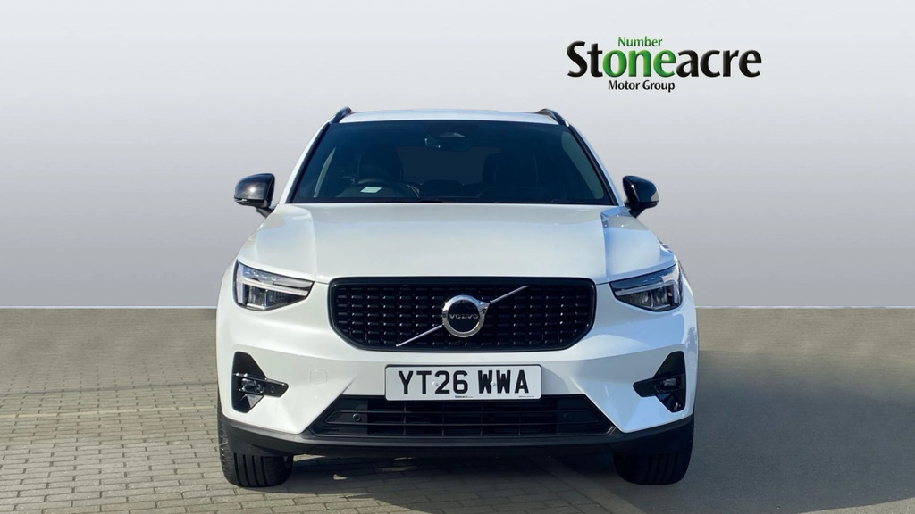 Volvo XC40 2.0 B3p Plus Dark YT26WWA #2